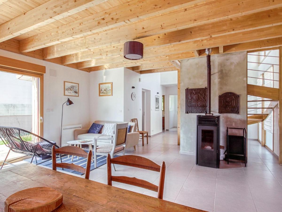 Pleasant Cottage In Challerange Exterior photo